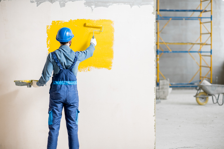  Is it illegal to hire an unlicensed contractor?
