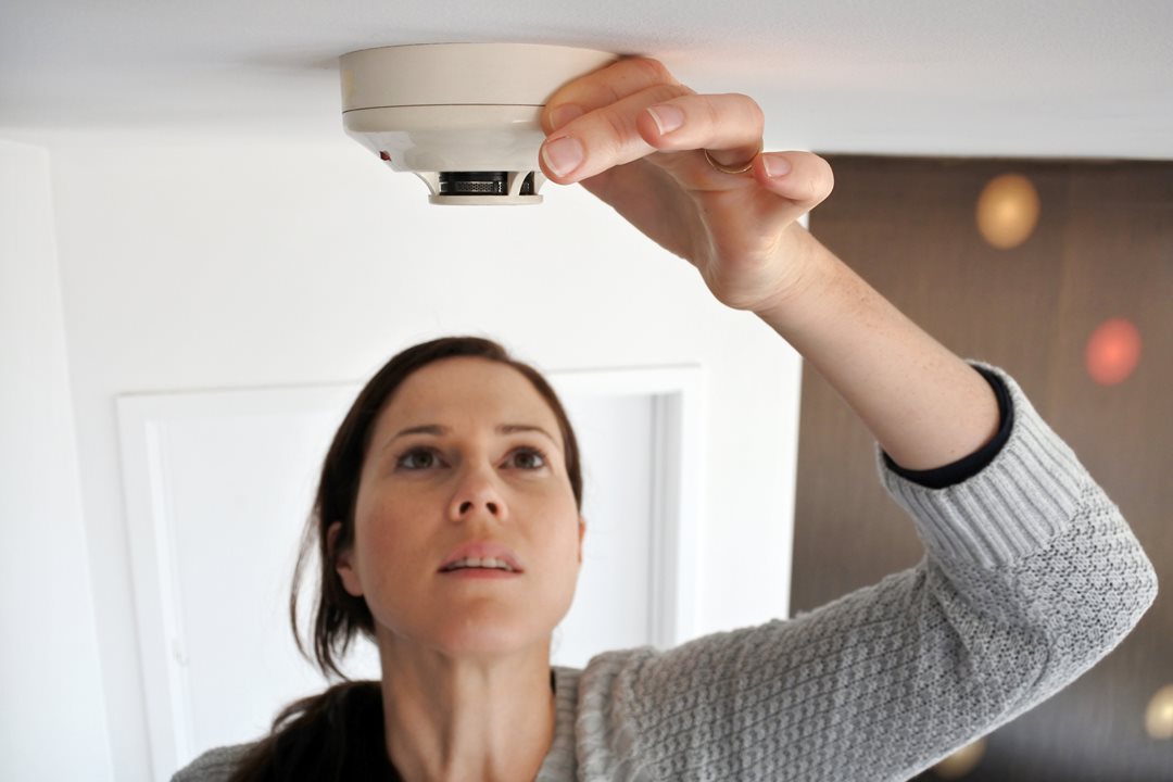 How to test smoke detectors (and how often) | PEMCO